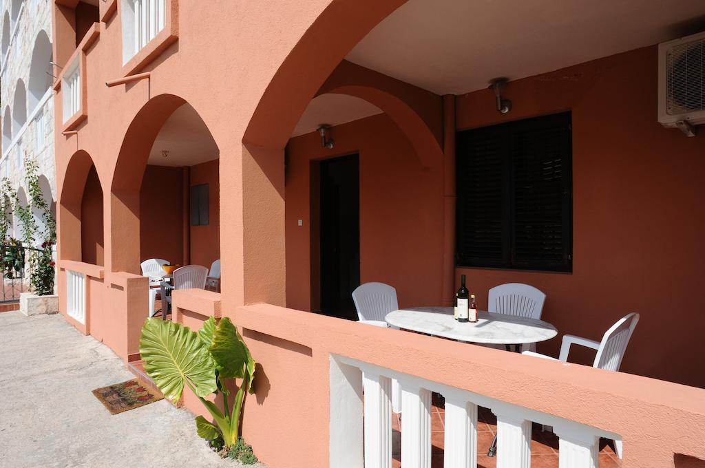 Vila Apartments Lidija Petrovac na moru Zimmer foto